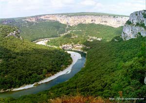 Meander of the Ardèche gorges